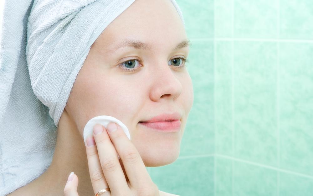 Effective Home Remedies To Treat Acne In Adults