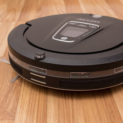 Choosing Between Robot Vacuums and Traditional Vacuums